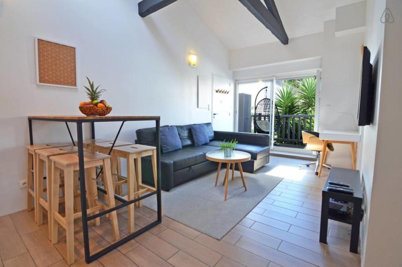 Argia Cozy & Modern With 2 Bedrooms - Balcony - City Center *